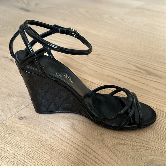 Chanel Patent Leather Peep Toe Wedge Sandals size 38.5 with Dust Bag - Picture 9 of 12